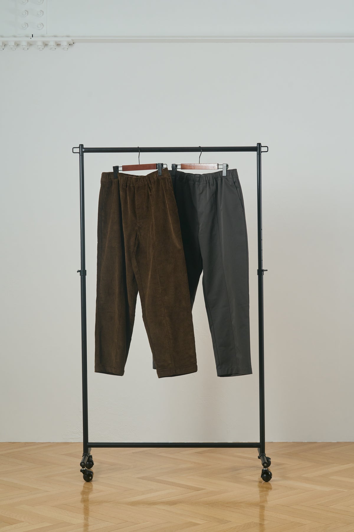 Corduroy Easy-Fit Cropped Pants