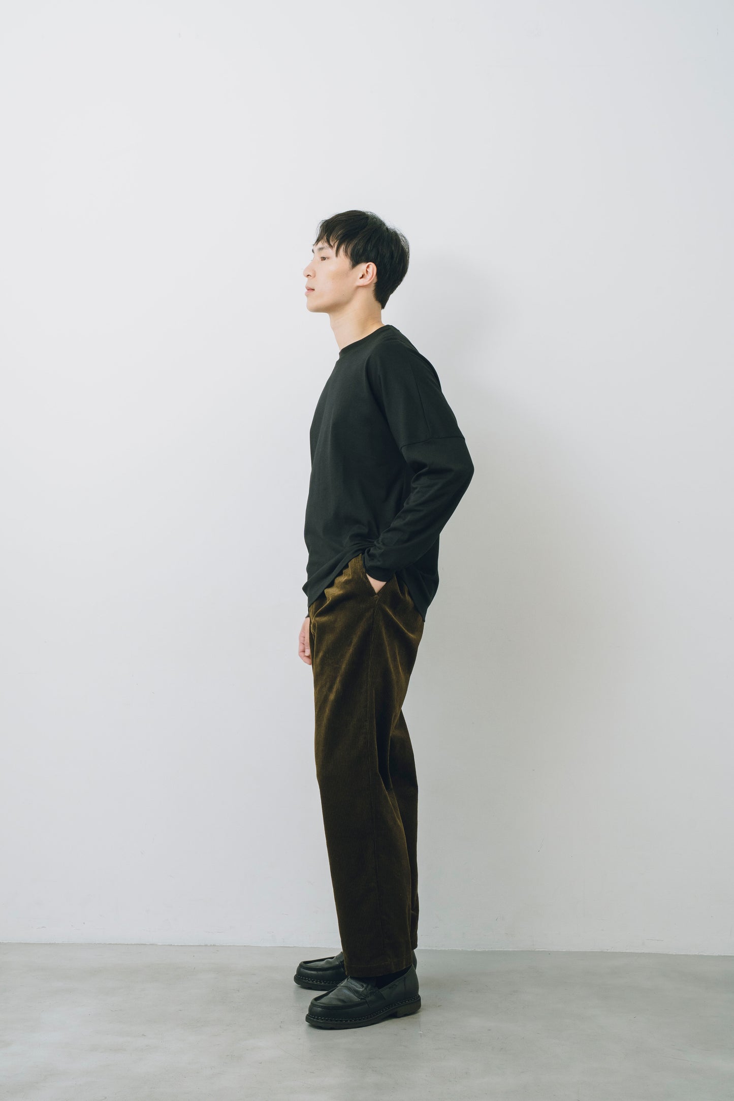 Corduroy Tuck Wide Tapered Pants