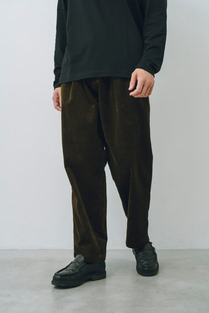 Corduroy Tuck Wide Tapered Pants