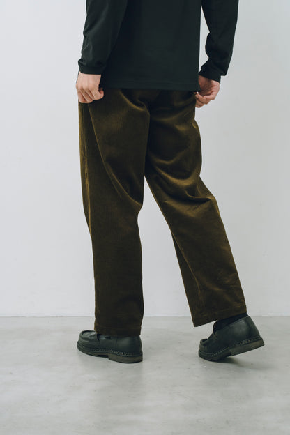 Corduroy Tuck Wide Tapered Pants