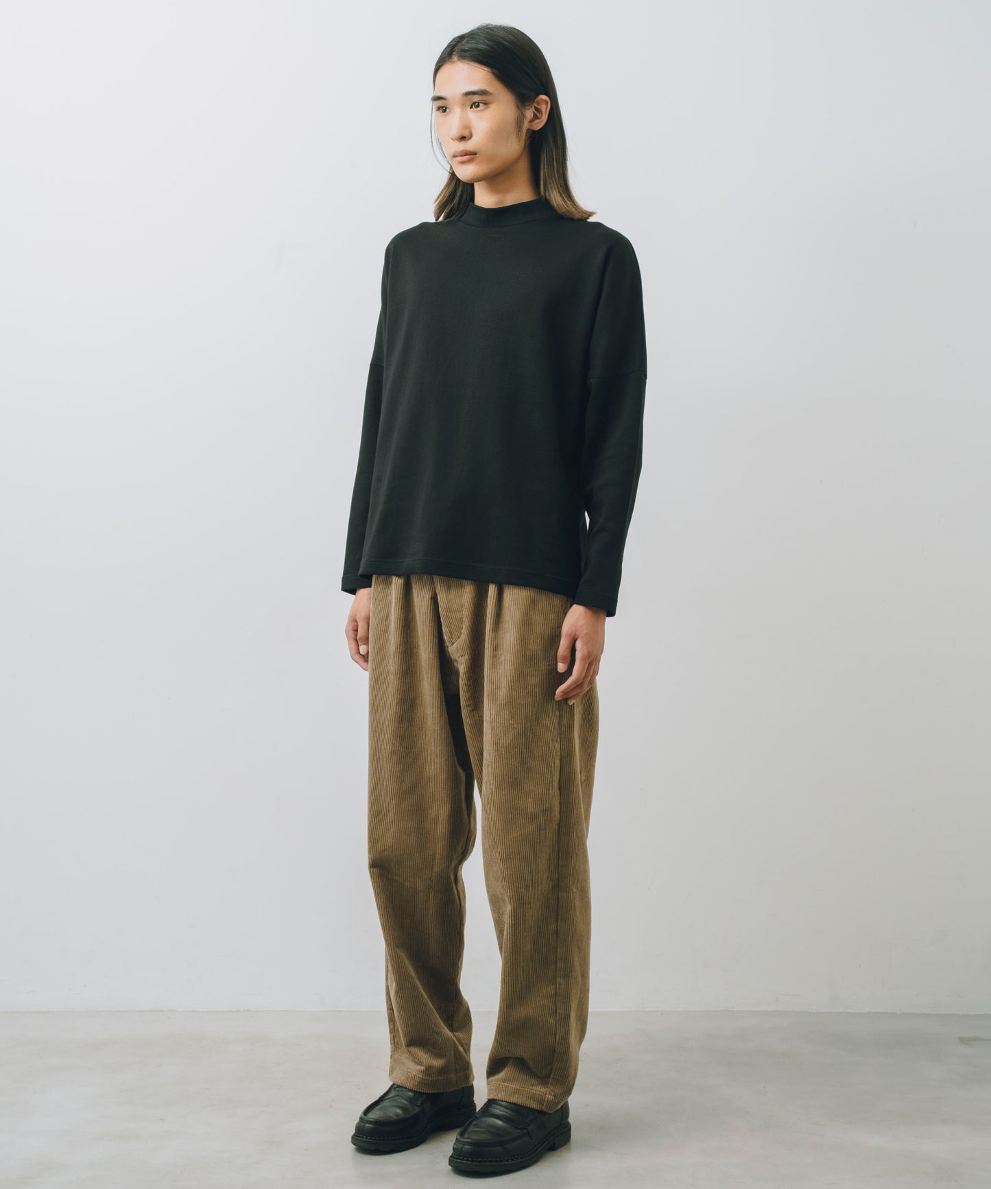 Corduroy Tuck Wide Tapered Pants